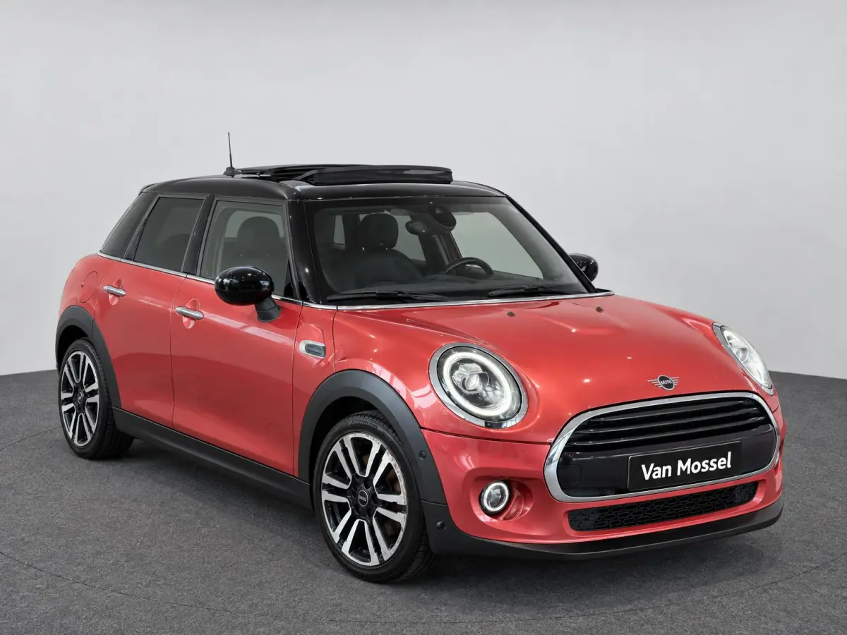 1.5 Cooper Summer Red Edition | LED | Automaat | Panoramadak | Harman Kardon Audio |  Airco | Cruise Control | Keyless Entry |