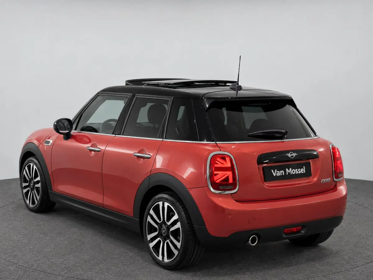 1.5 Cooper Summer Red Edition | LED | Automaat | Panoramadak | Harman Kardon Audio |  Airco | Cruise Control | Keyless Entry |