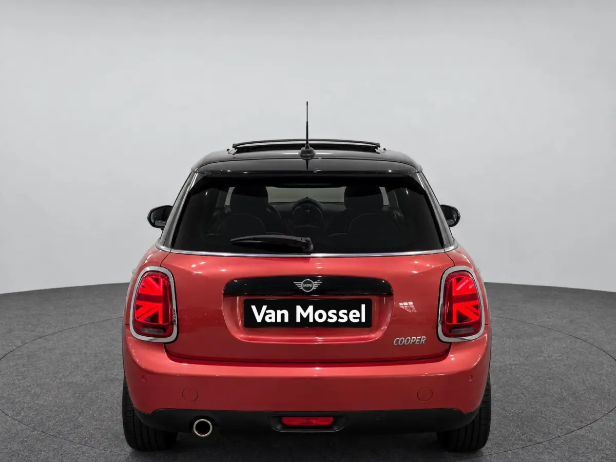 1.5 Cooper Summer Red Edition | LED | Automaat | Panoramadak | Harman Kardon Audio |  Airco | Cruise Control | Keyless Entry |
