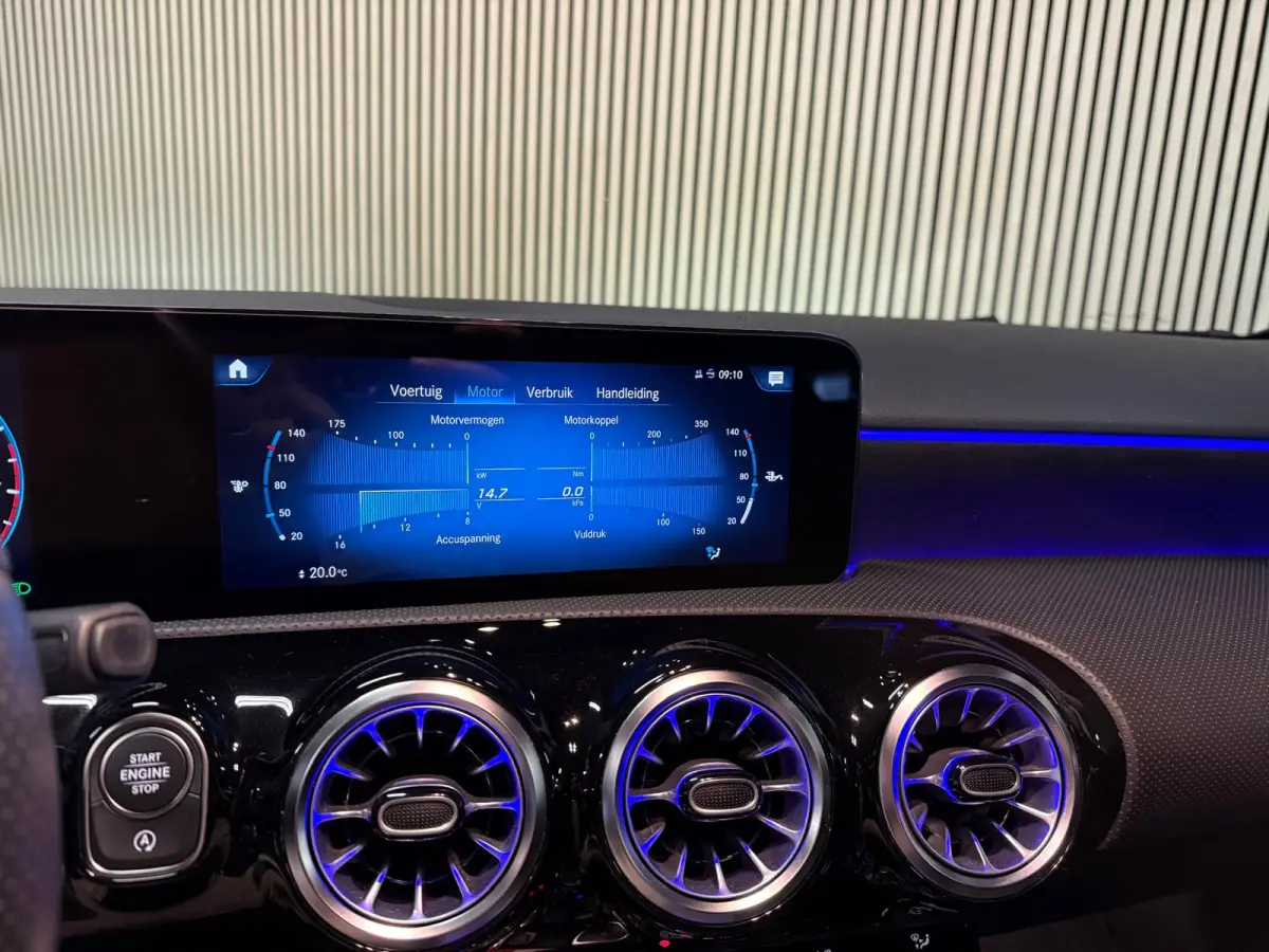 200 AMG STYLING-PANO-CAMERA-NIGHT-MULTISPAAKS-APPLE CARPLAY