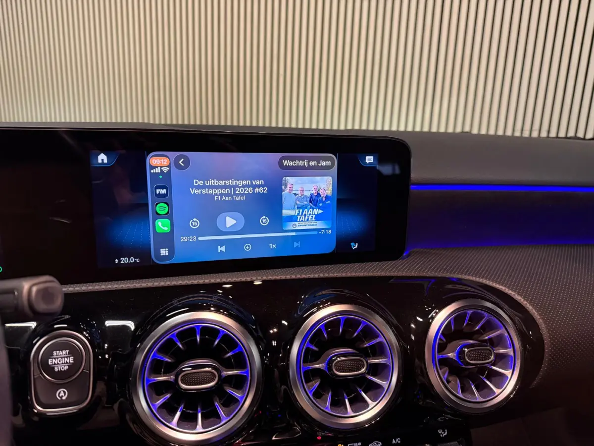 200 AMG STYLING-PANO-CAMERA-NIGHT-MULTISPAAKS-APPLE CARPLAY