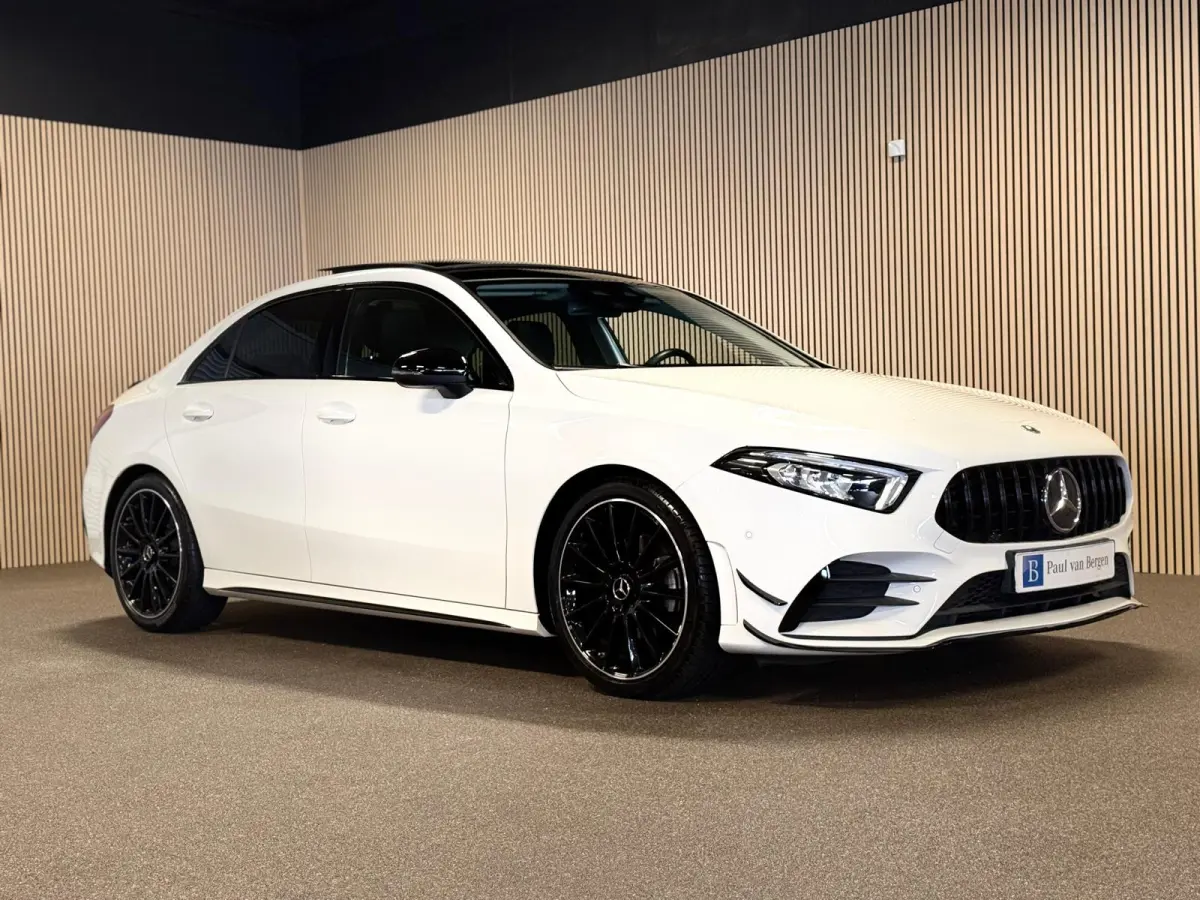 200 AMG STYLING-PANO-CAMERA-NIGHT-MULTISPAAKS-APPLE CARPLAY