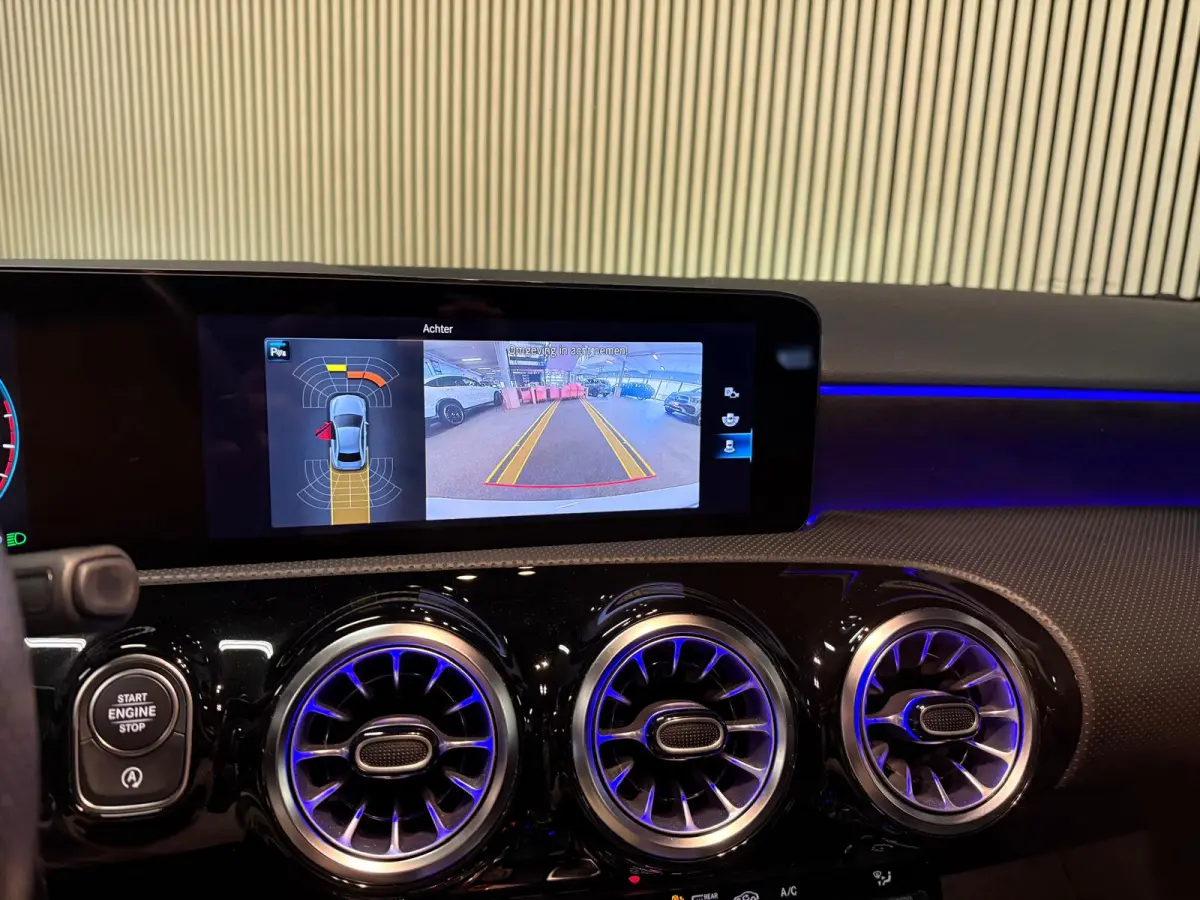200 AMG STYLING-PANO-CAMERA-NIGHT-MULTISPAAKS-APPLE CARPLAY