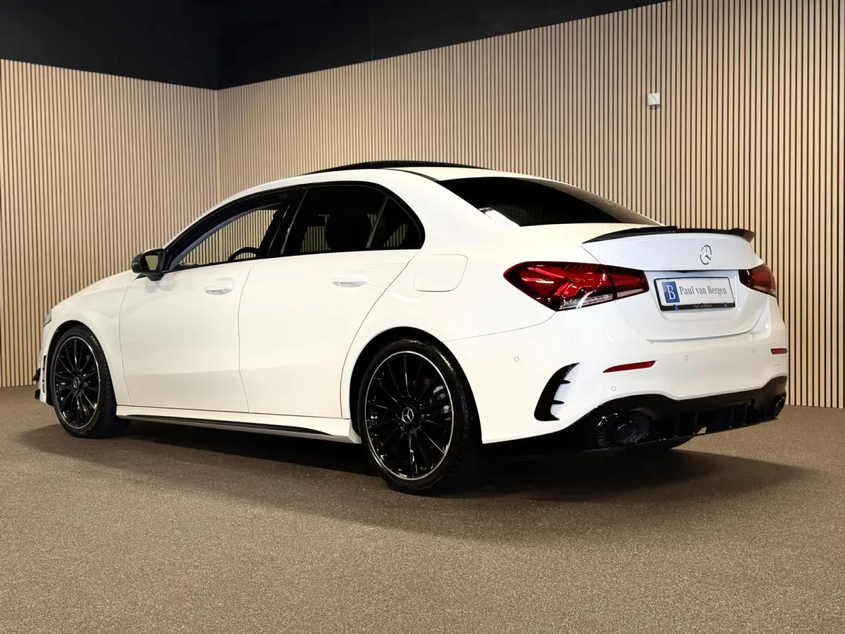 200 AMG STYLING-PANO-CAMERA-NIGHT-MULTISPAAKS-APPLE CARPLAY