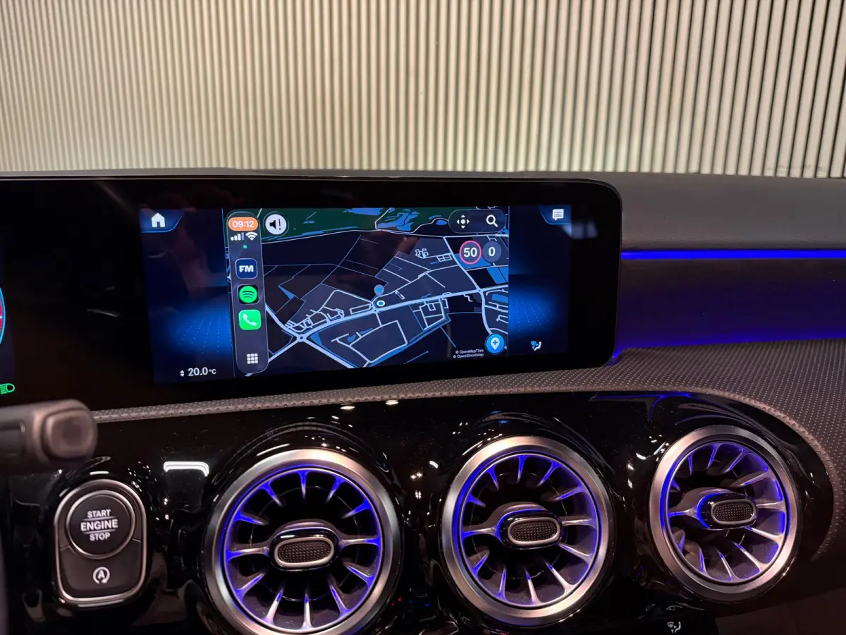 200 AMG STYLING-PANO-CAMERA-NIGHT-MULTISPAAKS-APPLE CARPLAY