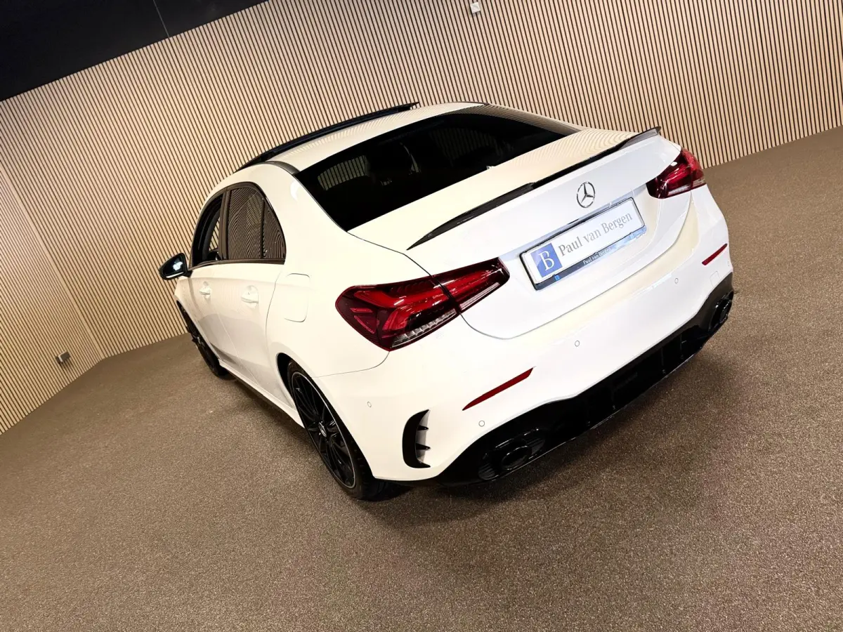200 AMG STYLING-PANO-CAMERA-NIGHT-MULTISPAAKS-APPLE CARPLAY