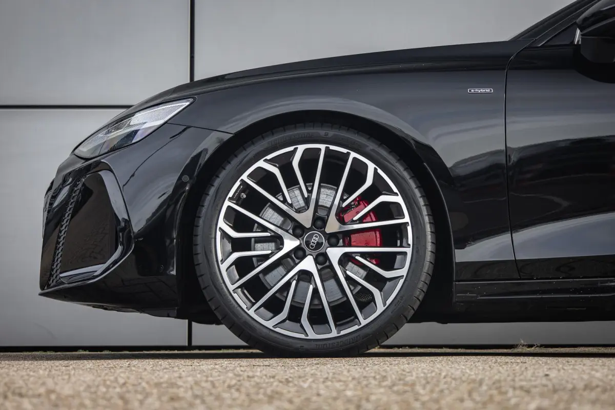 2.0 e-hybrid 367pk quattro S edition Competition | Luchtvering | HUD | Trekhaak | Stoelventilatie | B&O Audio | S6 Sierstukken