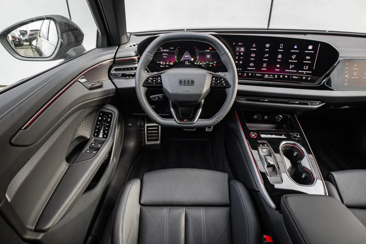 2.0 e-hybrid 367pk quattro S edition Competition | Luchtvering | HUD | Trekhaak | Stoelventilatie | B&O Audio | S6 Sierstukken