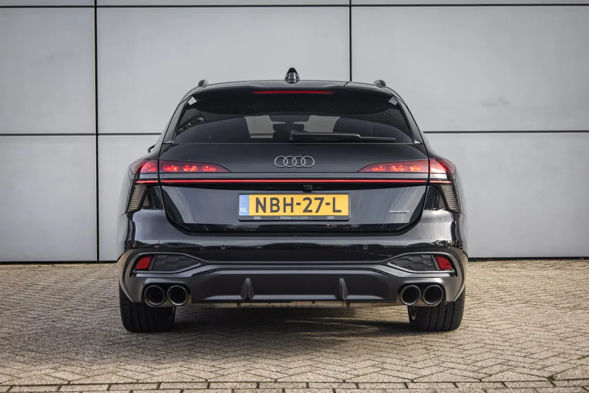 2.0 e-hybrid 367pk quattro S edition Competition | Luchtvering | HUD | Trekhaak | Stoelventilatie | B&O Audio | S6 Sierstukken