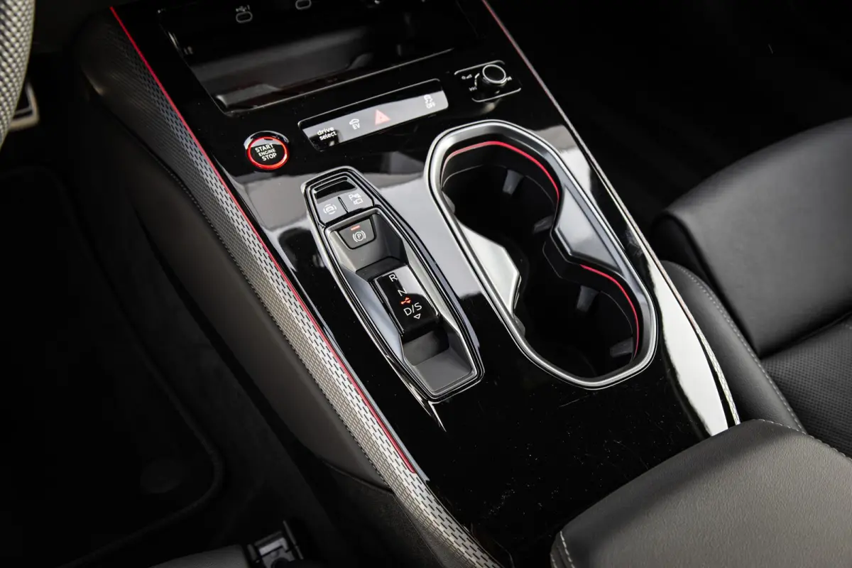 2.0 e-hybrid 367pk quattro S edition Competition | Luchtvering | HUD | Trekhaak | Stoelventilatie | B&O Audio | S6 Sierstukken