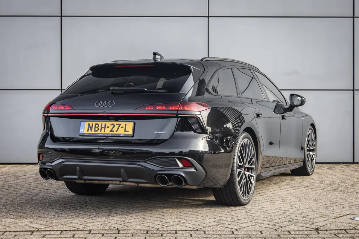 2.0 e-hybrid 367pk quattro S edition Competition | Luchtvering | HUD | Trekhaak | Stoelventilatie | B&O Audio | S6 Sierstukken