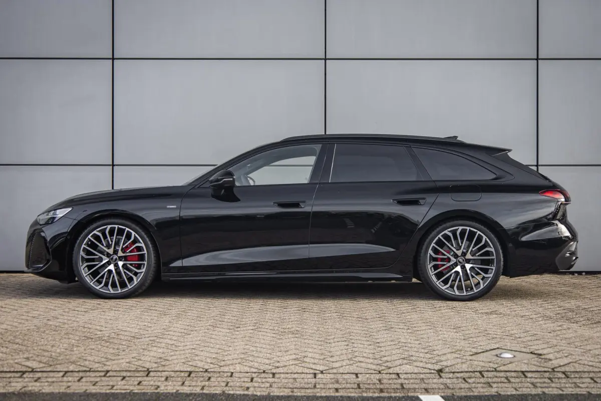 2.0 e-hybrid 367pk quattro S edition Competition | Luchtvering | HUD | Trekhaak | Stoelventilatie | B&O Audio | S6 Sierstukken