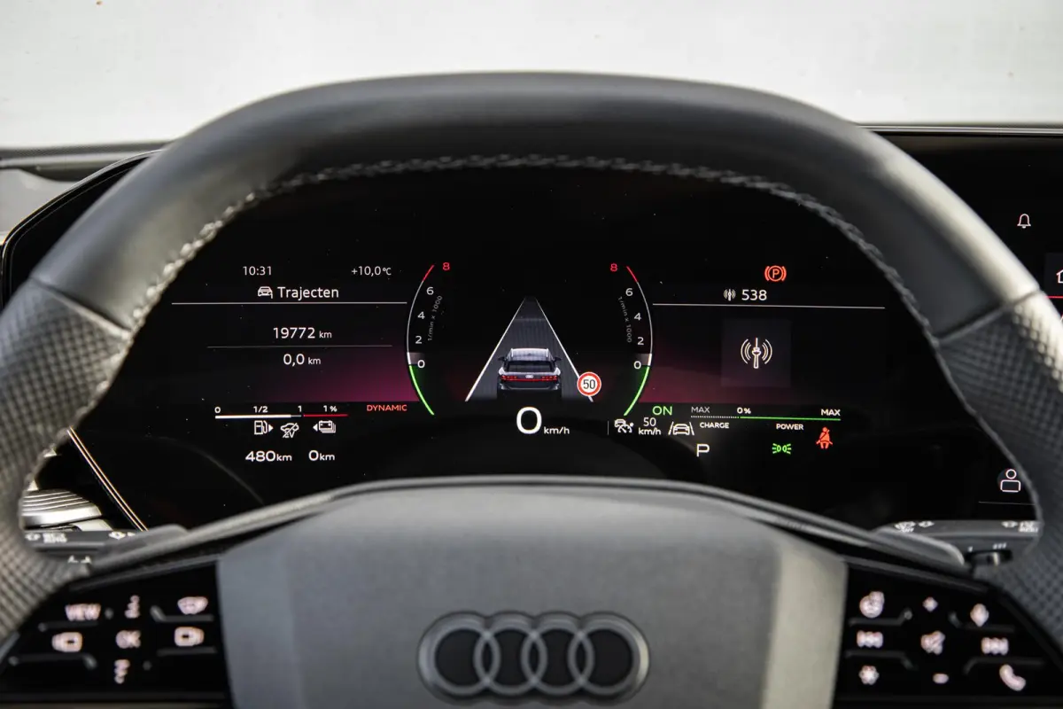 2.0 e-hybrid 367pk quattro S edition Competition | Luchtvering | HUD | Trekhaak | Stoelventilatie | B&O Audio | S6 Sierstukken