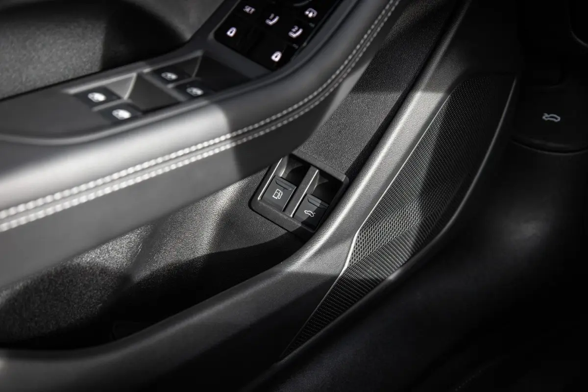 2.0 e-hybrid 367pk quattro S edition Competition | Luchtvering | HUD | Trekhaak | Stoelventilatie | B&O Audio | S6 Sierstukken