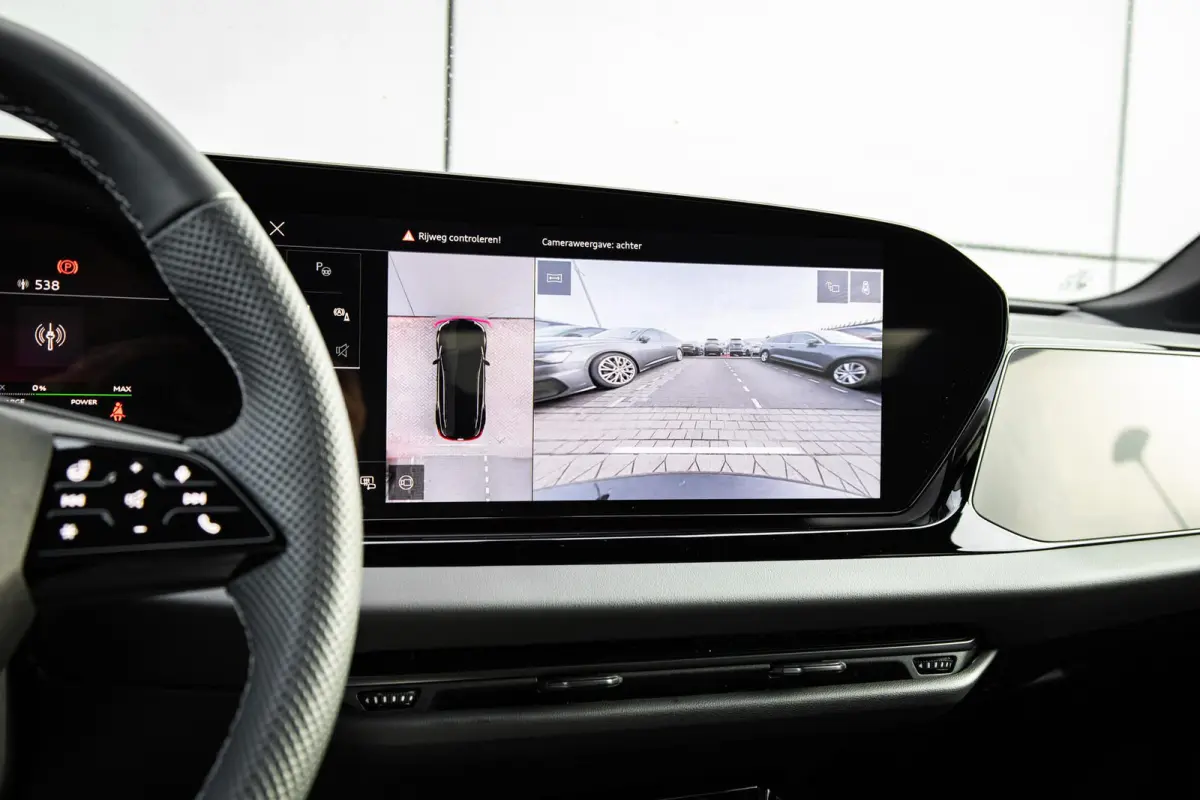 2.0 e-hybrid 367pk quattro S edition Competition | Luchtvering | HUD | Trekhaak | Stoelventilatie | B&O Audio | S6 Sierstukken