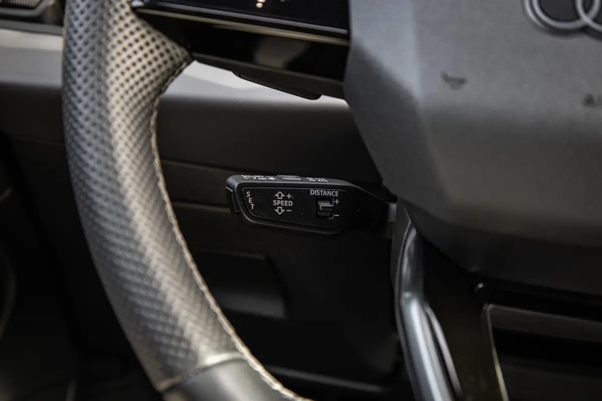 2.0 e-hybrid 367pk quattro S edition Competition | Luchtvering | HUD | Trekhaak | Stoelventilatie | B&O Audio | S6 Sierstukken