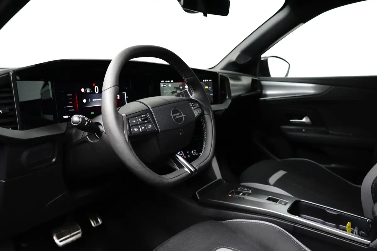 GS 54 kWh | Navi | Camera | stuurverw. | LMV 18"| Parkeersens. V+A | AD. Cruise control | Zwarte Hemel |