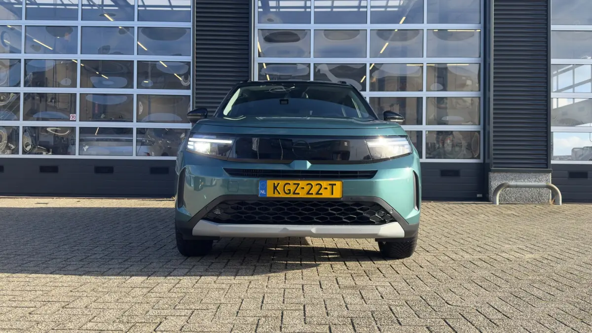 1.2 Turbo Hybrid GS | NL auto | Stoel + Stuur verwarming | Draadloze telefoon lader | Cruise | Apple Carplay / Android Auto | LMV |