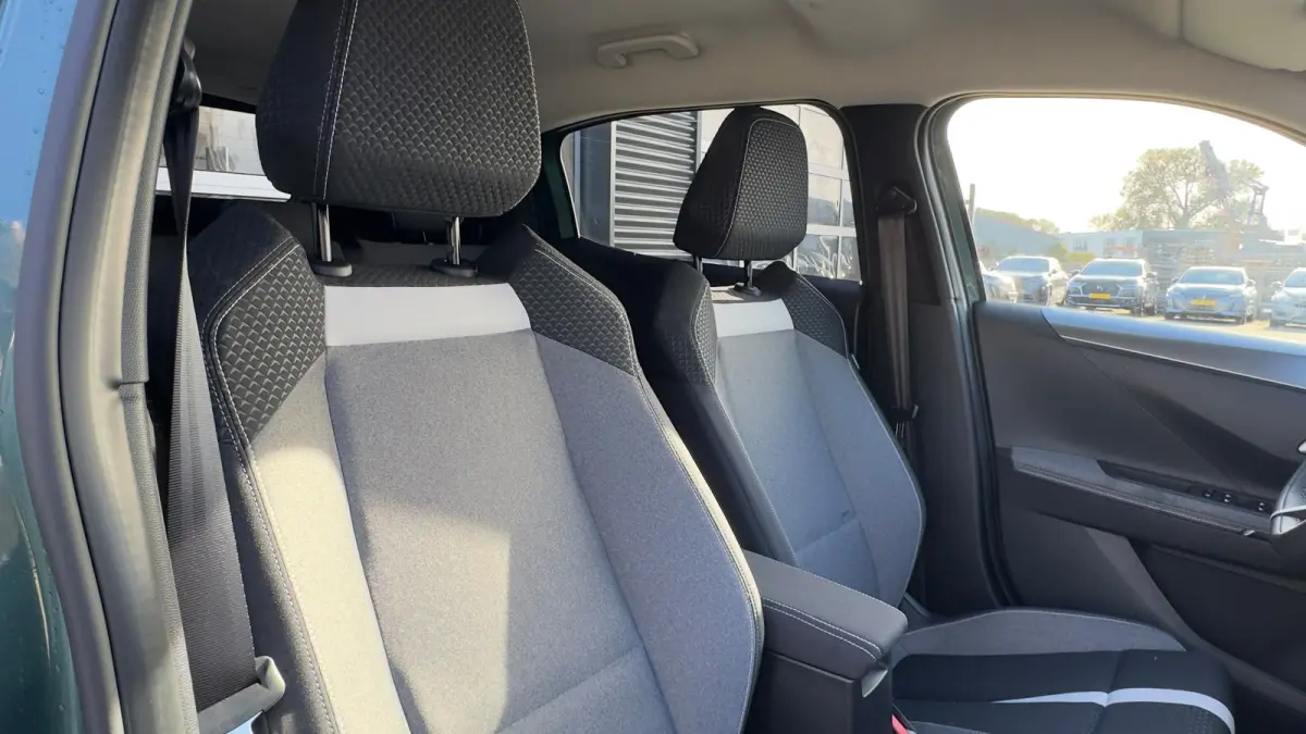 1.2 Turbo Hybrid GS | NL auto | Stoel + Stuur verwarming | Draadloze telefoon lader | Cruise | Apple Carplay / Android Auto | LMV |
