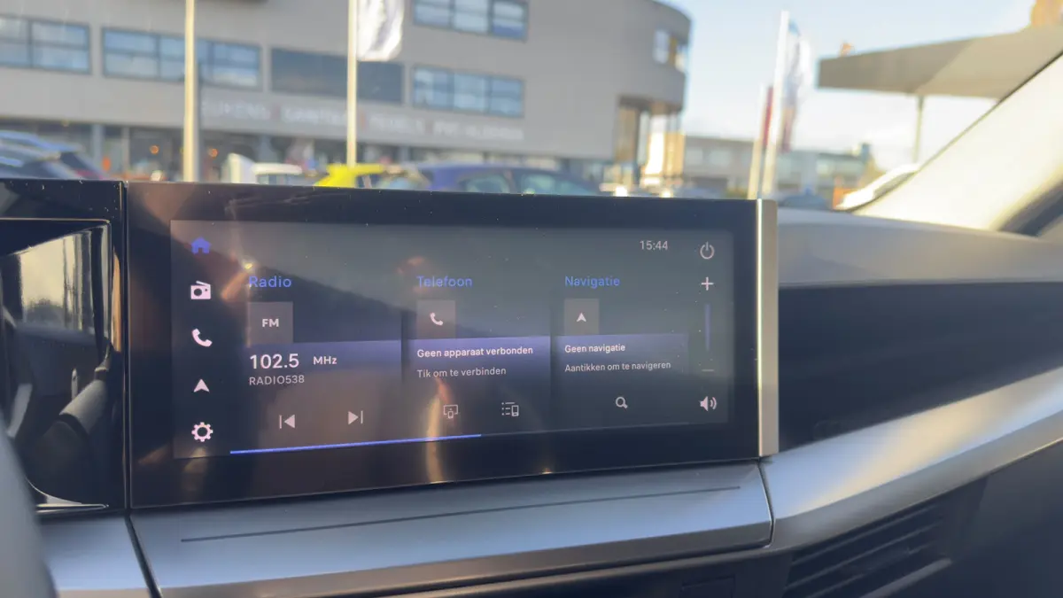 1.2 Turbo Hybrid GS | NL auto | Stoel + Stuur verwarming | Draadloze telefoon lader | Cruise | Apple Carplay / Android Auto | LMV |