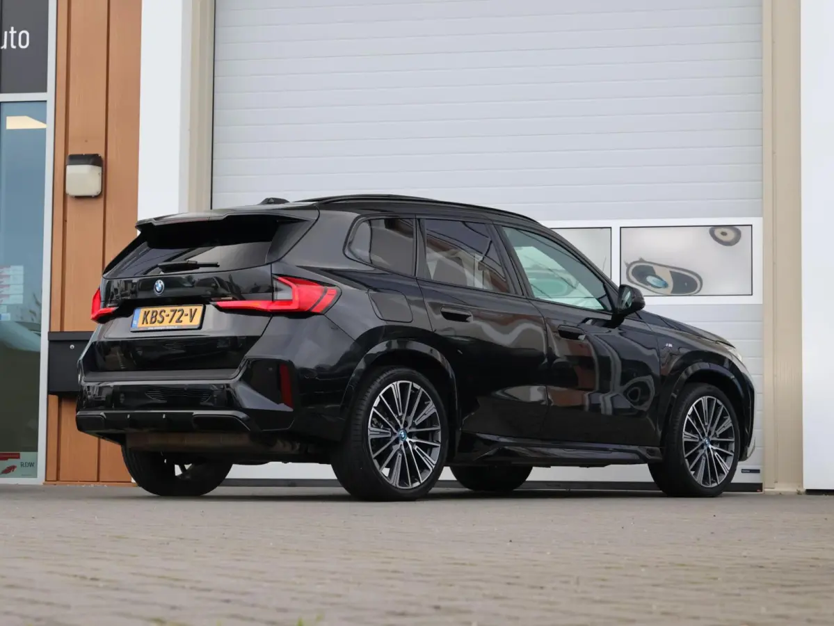 xDrive30e M-sport | Panoramadak | SOH 97,5% | 360° Camera
