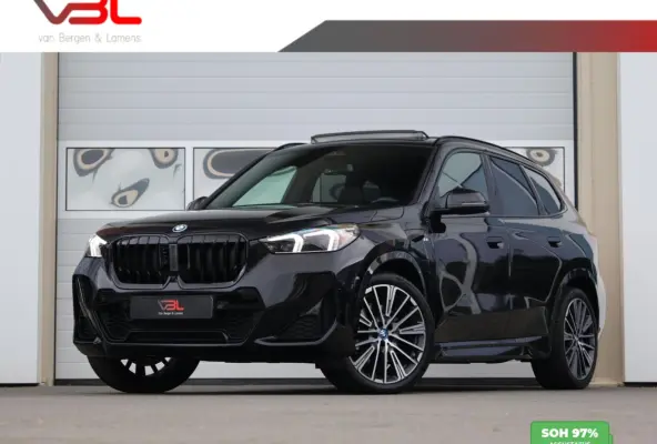 xDrive30e M-sport | Panoramadak | SOH 97,5% | 360° Camera