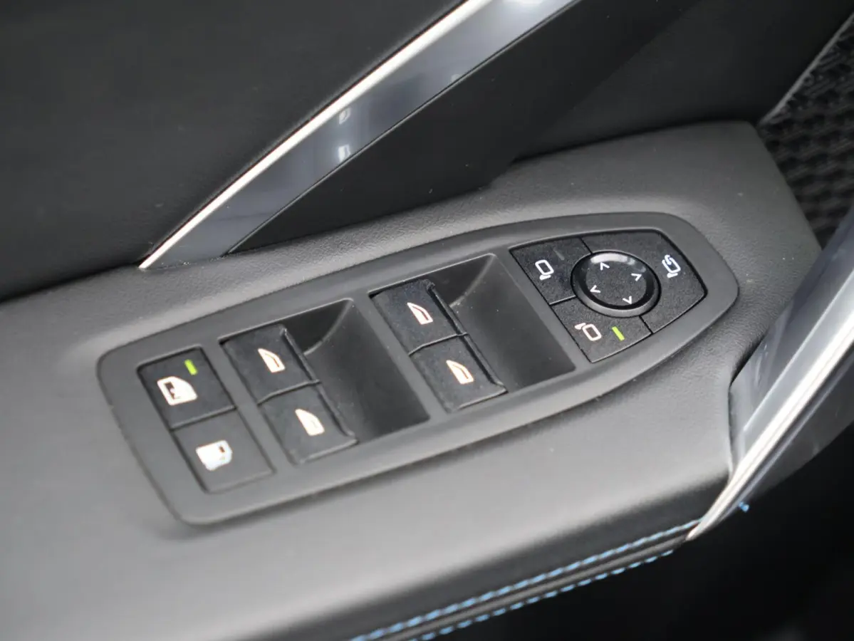 xDrive30e M-sport | Panoramadak | SOH 97,5% | 360° Camera