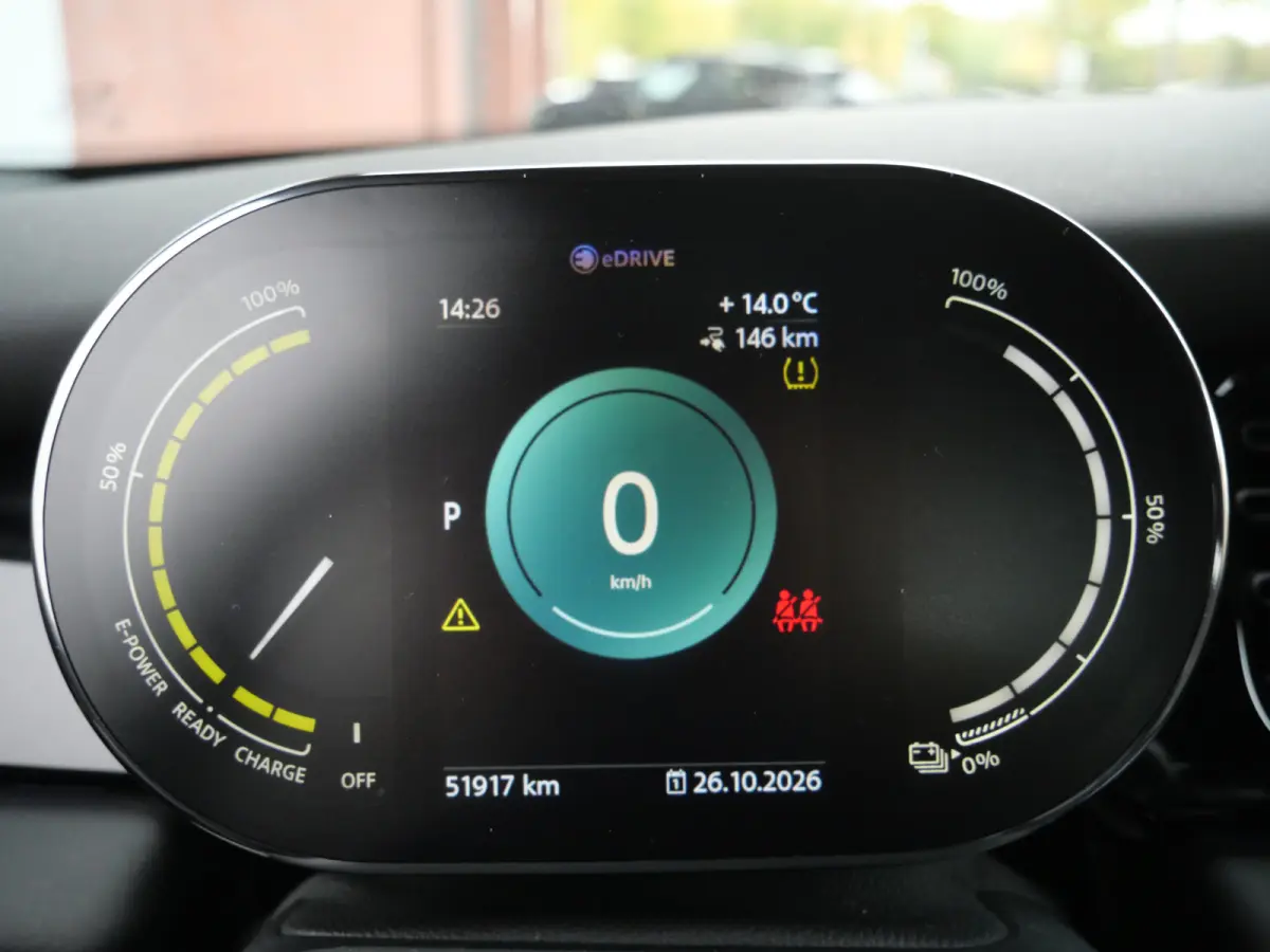 Business Edition 33 kWh Automaat Navigatie / LED / Apple Carplay / SOH 95,9%