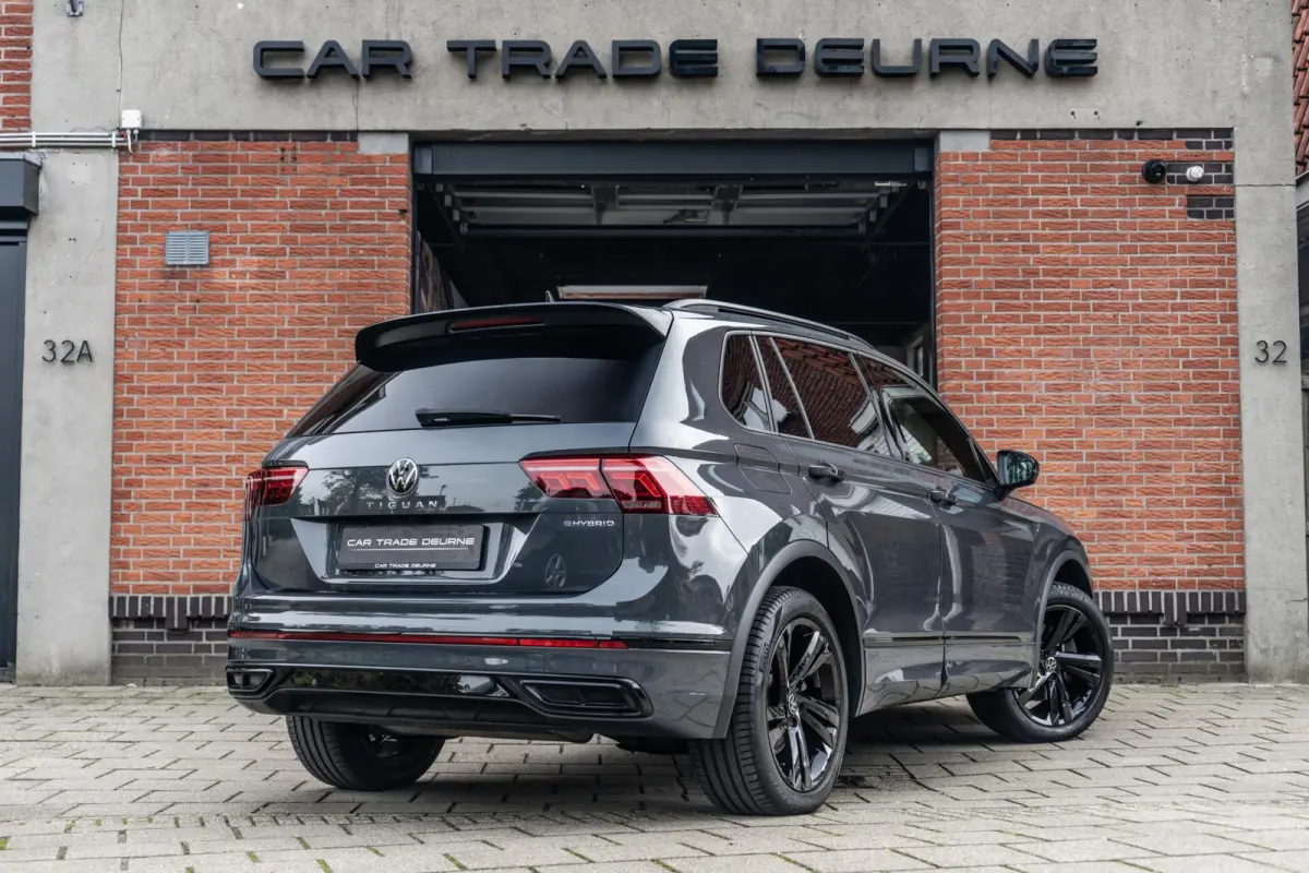 1.4 TSI eHybrid R-Line Pano / Trekhaak / 360