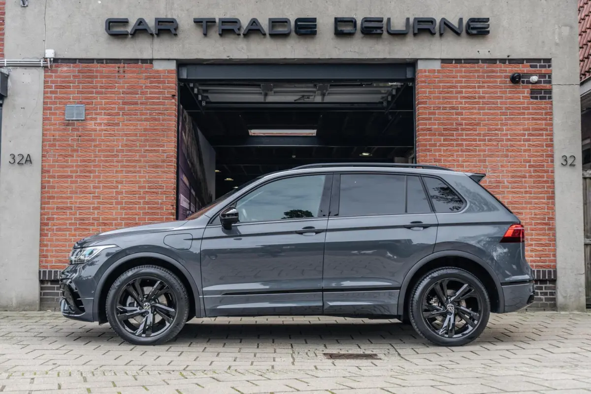 1.4 TSI eHybrid R-Line Pano / Trekhaak / 360