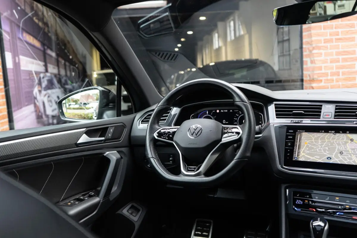 1.4 TSI eHybrid R-Line Pano / Trekhaak / 360