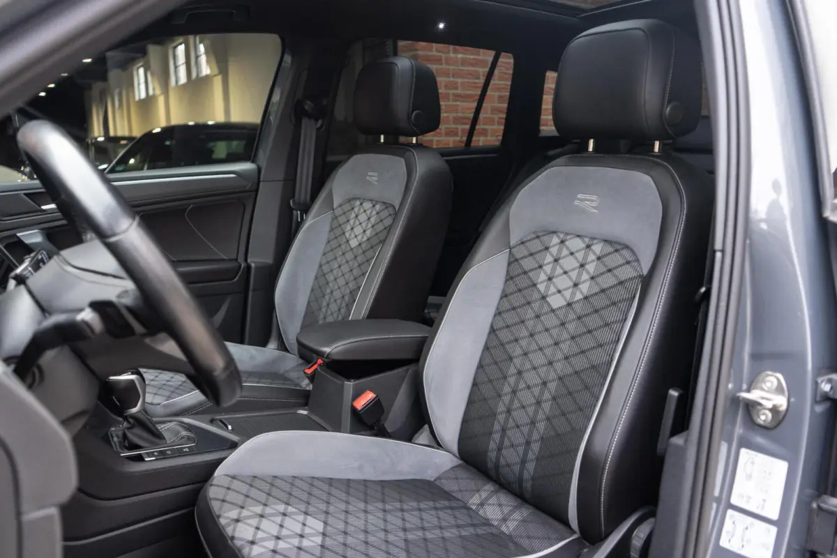 1.4 TSI eHybrid R-Line Pano / Trekhaak / 360