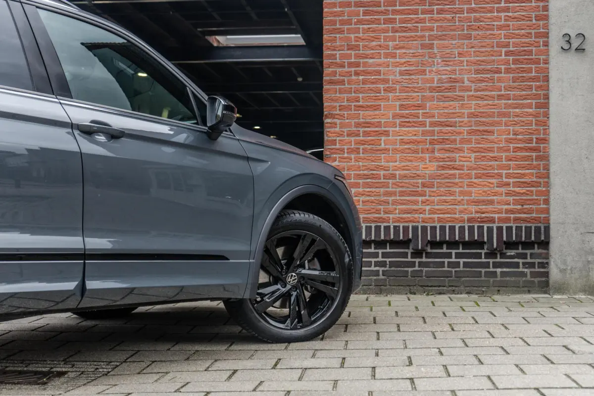 1.4 TSI eHybrid R-Line Pano / Trekhaak / 360