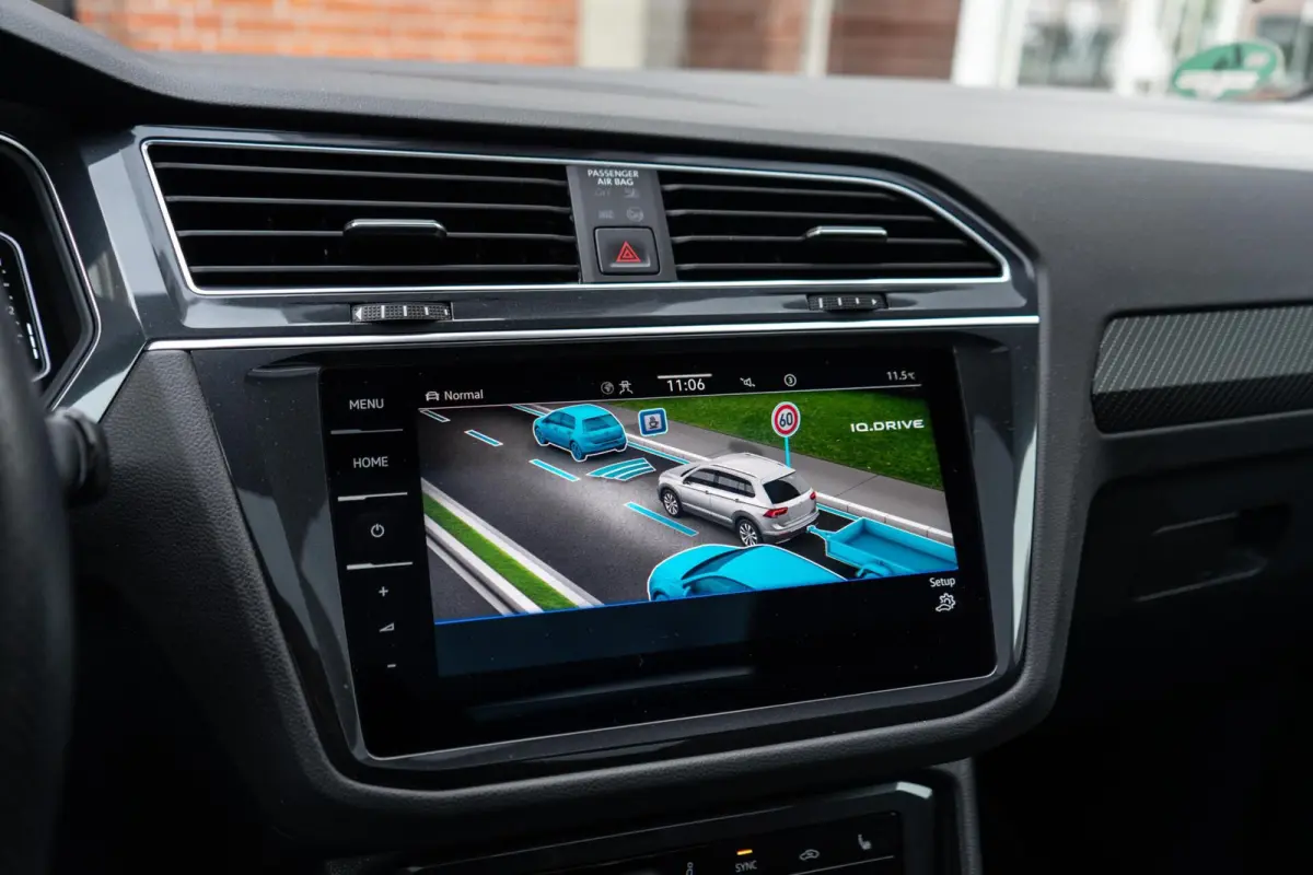 1.4 TSI eHybrid R-Line Pano / Trekhaak / 360