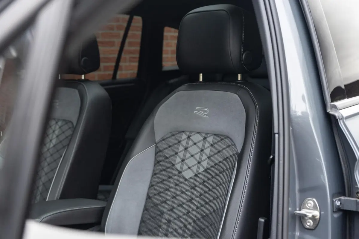1.4 TSI eHybrid R-Line Pano / Trekhaak / 360