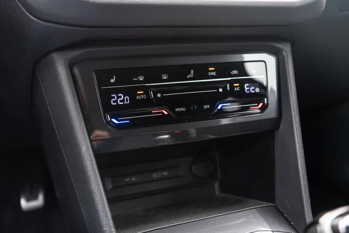 1.4 TSI eHybrid R-Line Pano / Trekhaak / 360