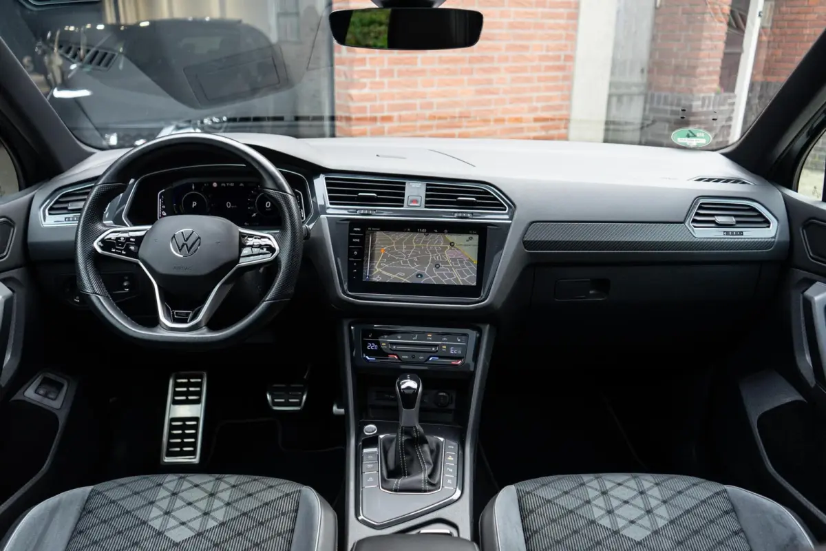 1.4 TSI eHybrid R-Line Pano / Trekhaak / 360