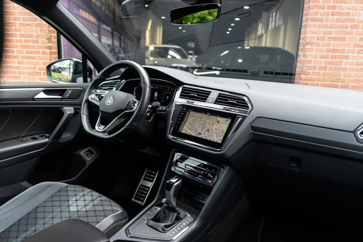 1.4 TSI eHybrid R-Line Pano / Trekhaak / 360