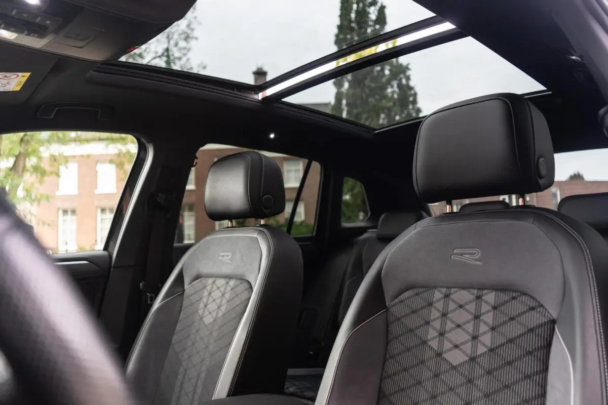 1.4 TSI eHybrid R-Line Pano / Trekhaak / 360