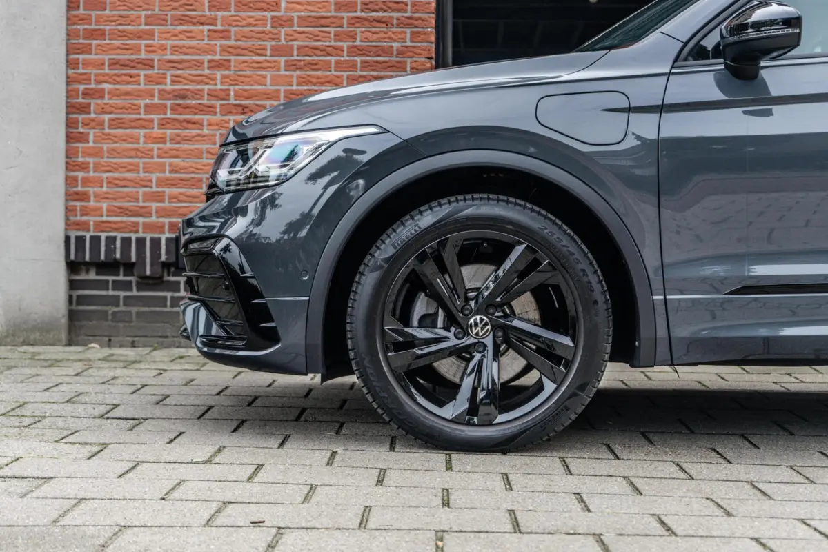 1.4 TSI eHybrid R-Line Pano / Trekhaak / 360