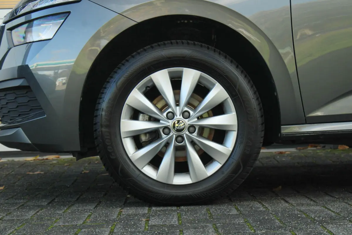 1.0 TSI 110pk Sport Business | Trekhaak Wegklapbaar | Cruise Control | Climate Control | All Season Banden | Parkeersensoren