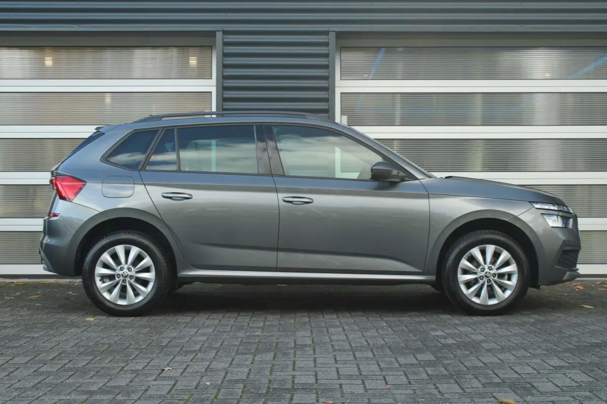 1.0 TSI 110pk Sport Business | Trekhaak Wegklapbaar | Cruise Control | Climate Control | All Season Banden | Parkeersensoren