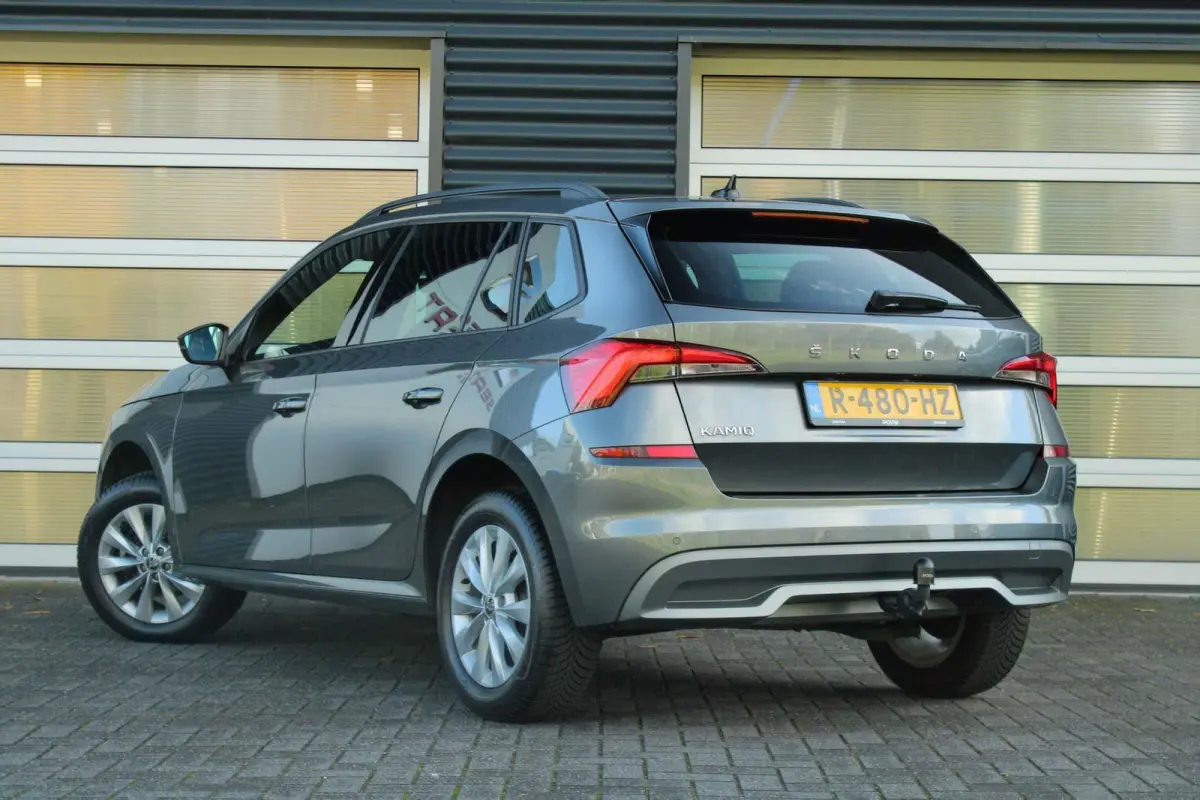 1.0 TSI 110pk Sport Business | Trekhaak Wegklapbaar | Cruise Control | Climate Control | All Season Banden | Parkeersensoren