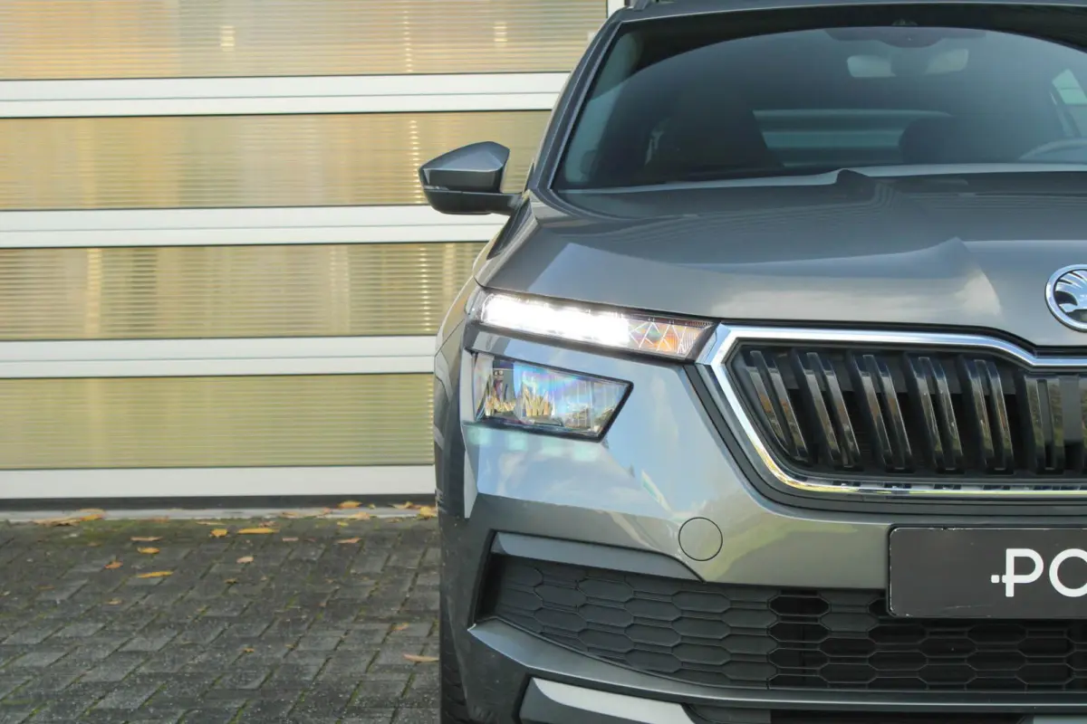 1.0 TSI 110pk Sport Business | Trekhaak Wegklapbaar | Cruise Control | Climate Control | All Season Banden | Parkeersensoren