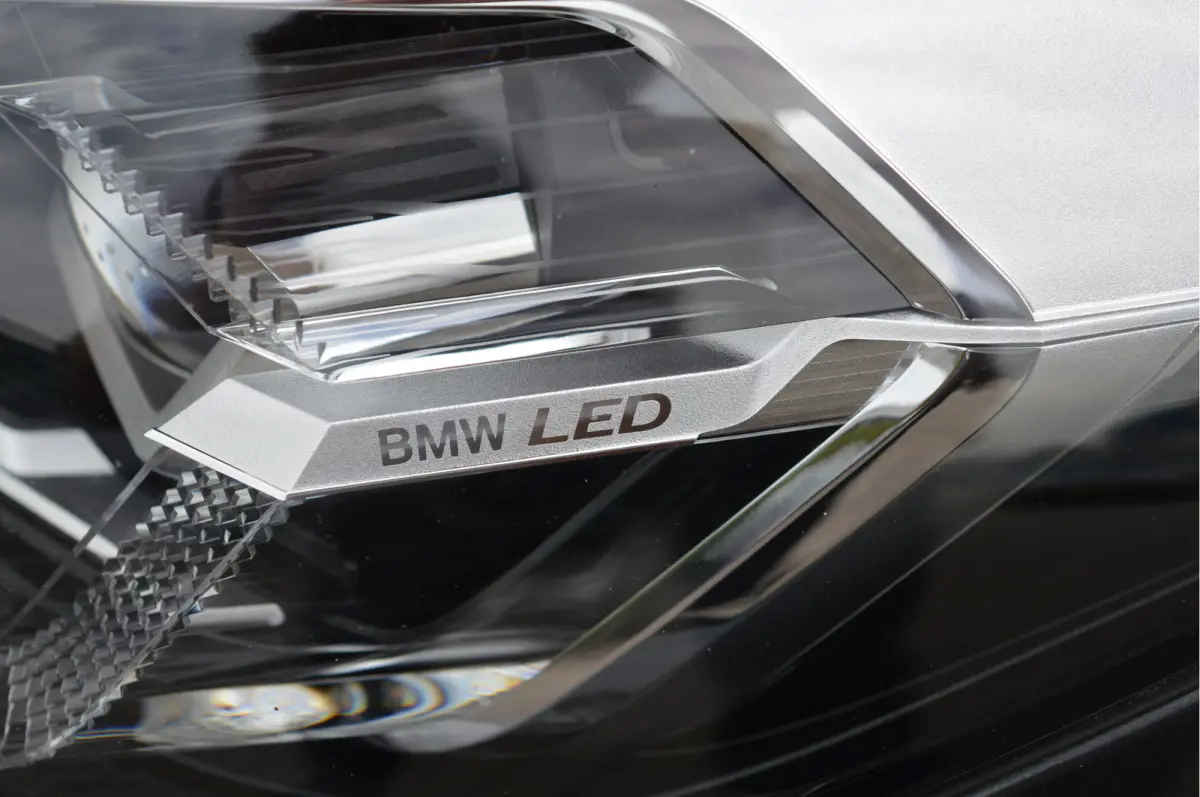 Executive 80 kWh | SOH 100% | M-PAKKET | PANO | ACC |