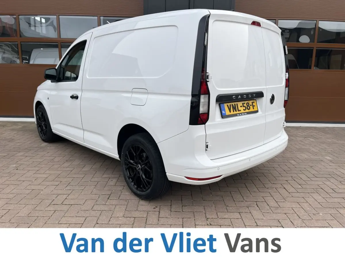 2.0 TDI 102pk Comfort Lease €253p/m, Airco, Navi, Carplay, PDC, 17 inch LMV