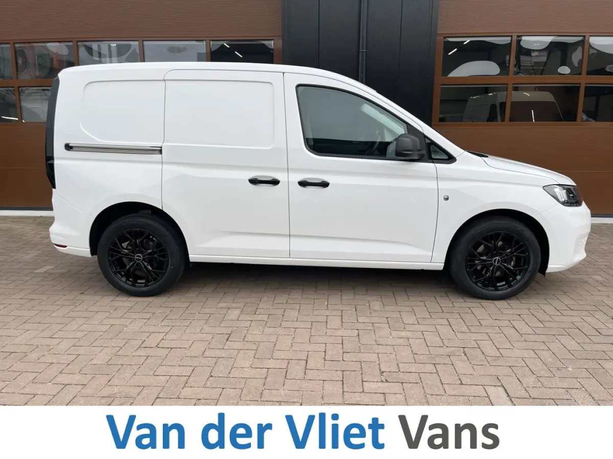 2.0 TDI 102pk Comfort Lease €253p/m, Airco, Navi, Carplay, PDC, 17 inch LMV