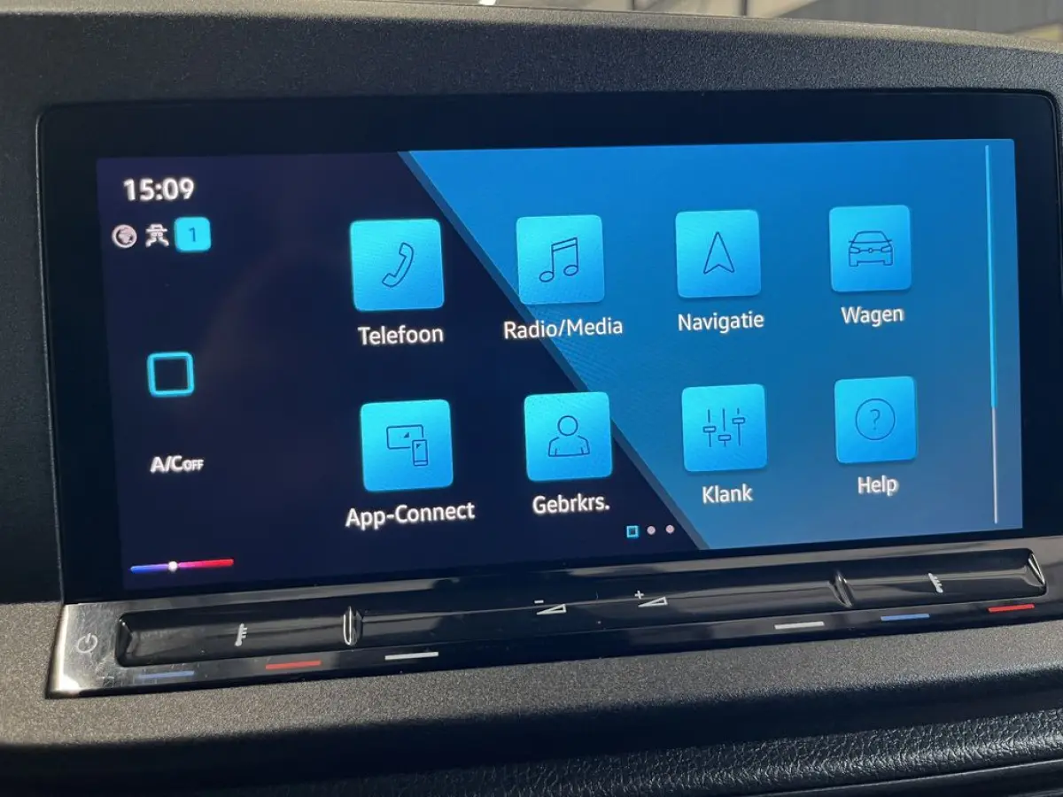 2.0 TDI 102pk Comfort Lease €253p/m, Airco, Navi, Carplay, PDC, 17 inch LMV