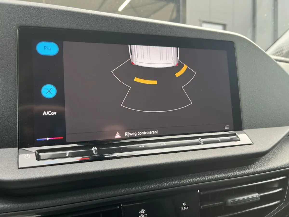 2.0 TDI 102pk Comfort Lease €253p/m, Airco, Navi, Carplay, PDC, 17 inch LMV