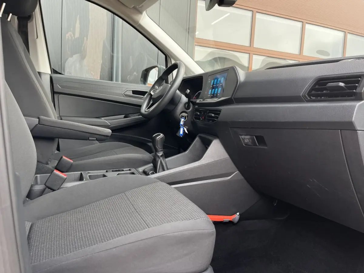 2.0 TDI 102pk Comfort Lease €253p/m, Airco, Navi, Carplay, PDC, 17 inch LMV